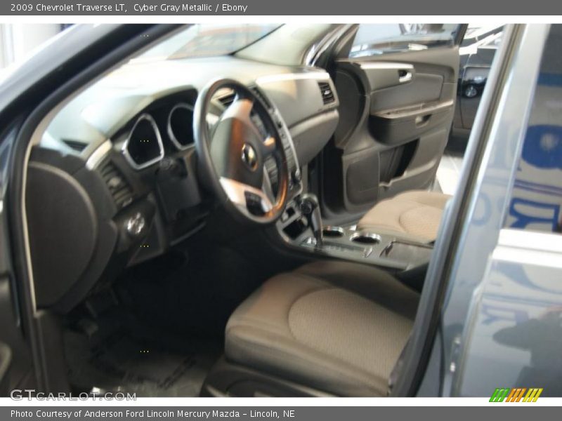 Cyber Gray Metallic / Ebony 2009 Chevrolet Traverse LT