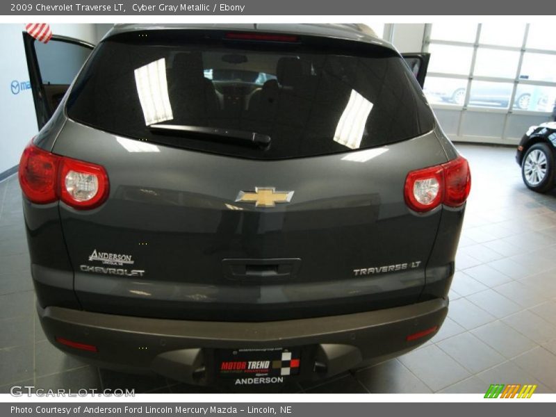 Cyber Gray Metallic / Ebony 2009 Chevrolet Traverse LT