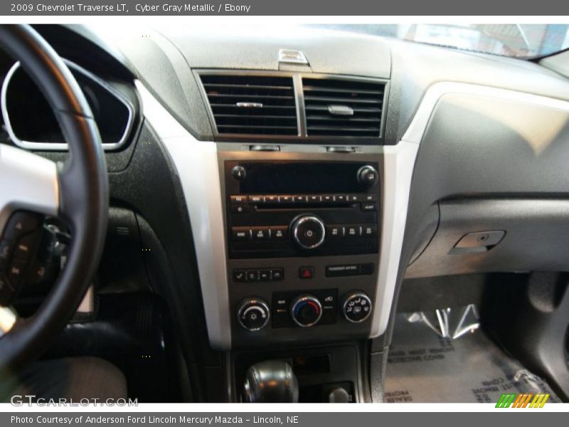 Cyber Gray Metallic / Ebony 2009 Chevrolet Traverse LT