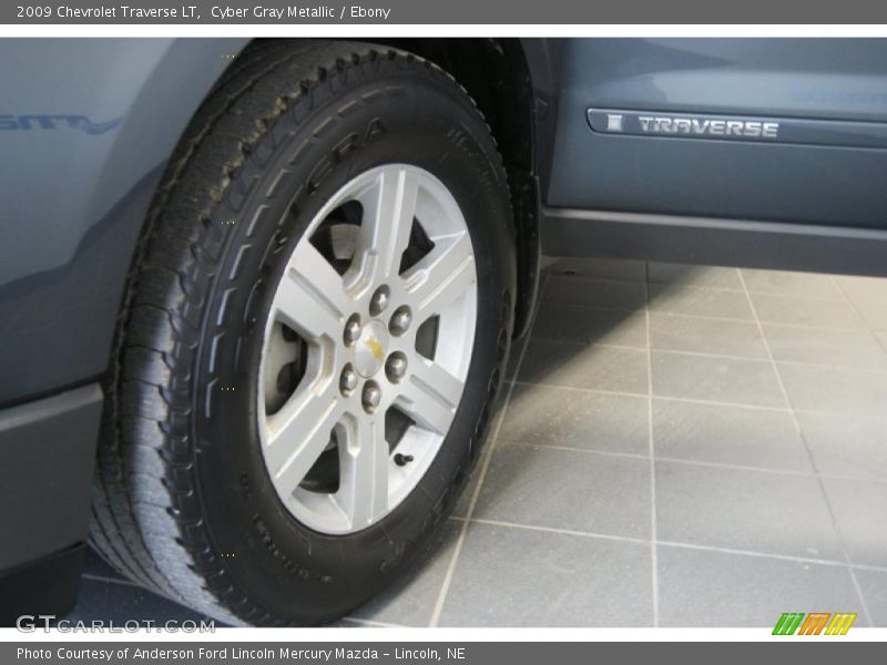 Cyber Gray Metallic / Ebony 2009 Chevrolet Traverse LT