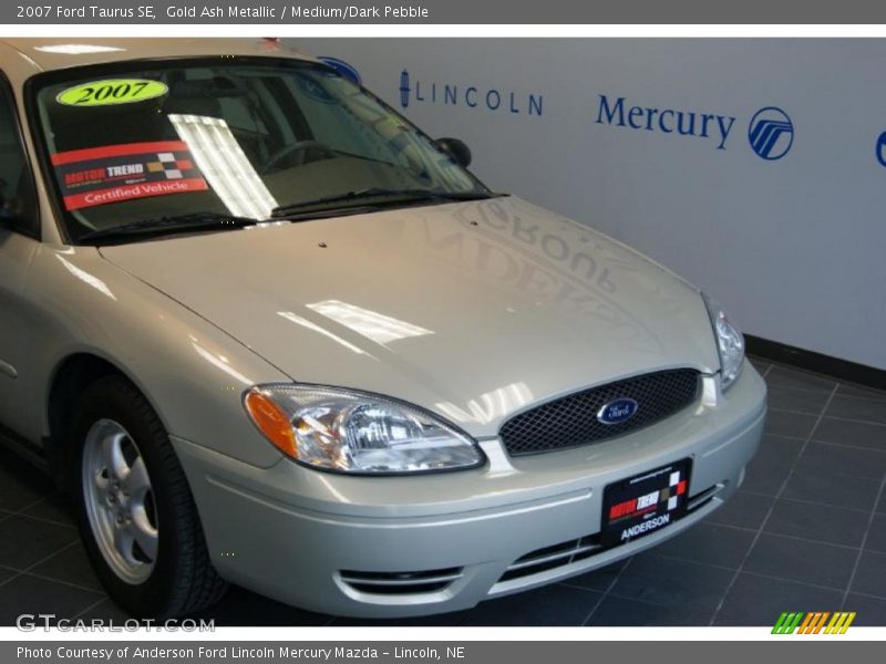 Gold Ash Metallic / Medium/Dark Pebble 2007 Ford Taurus SE