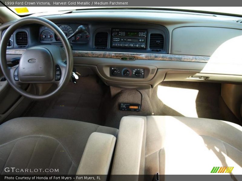 Harvest Gold Metallic / Medium Parchment 1999 Ford Crown Victoria