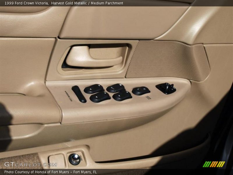 Harvest Gold Metallic / Medium Parchment 1999 Ford Crown Victoria