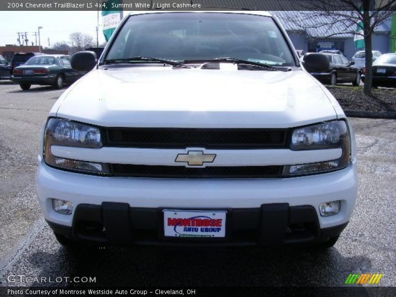 Summit White / Light Cashmere 2004 Chevrolet TrailBlazer LS 4x4