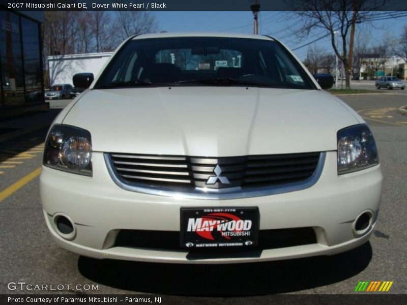Dover White Pearl / Black 2007 Mitsubishi Galant DE