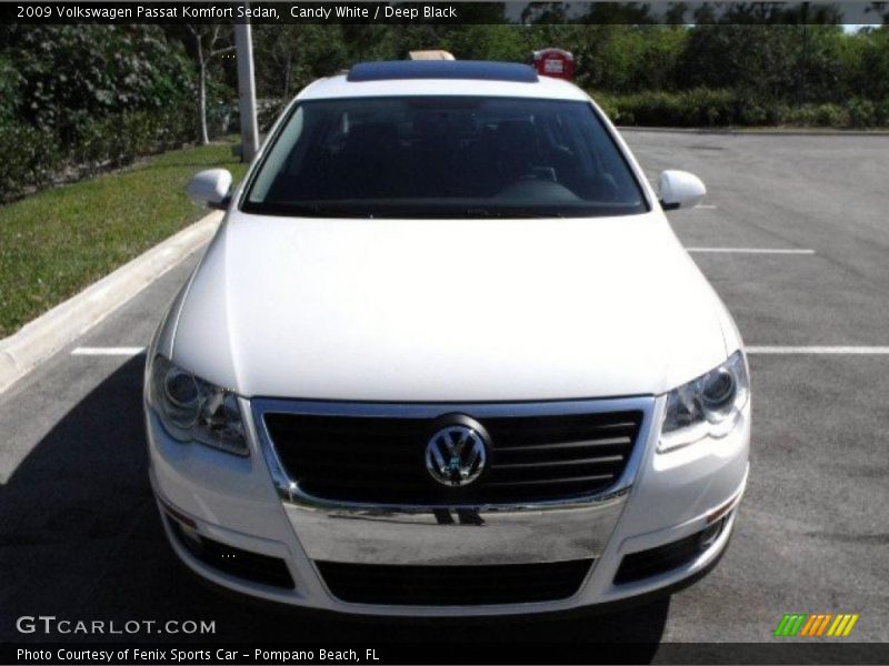 Candy White / Deep Black 2009 Volkswagen Passat Komfort Sedan