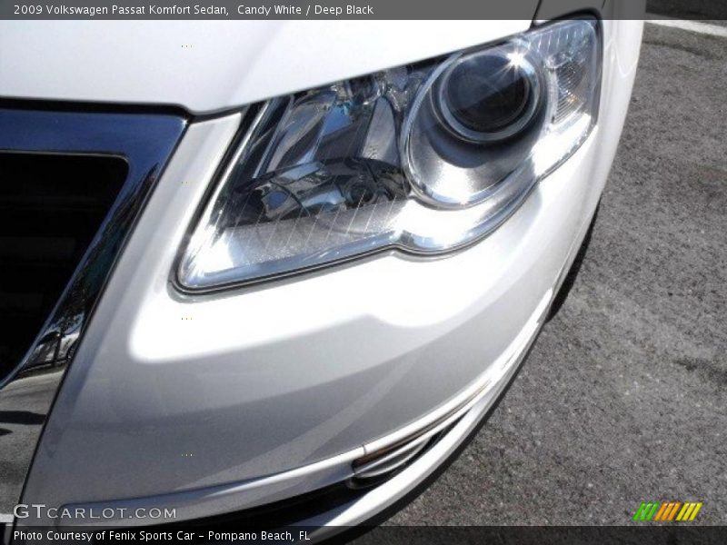 Candy White / Deep Black 2009 Volkswagen Passat Komfort Sedan