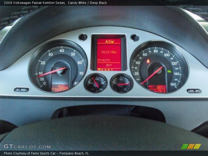 Candy White / Deep Black 2009 Volkswagen Passat Komfort Sedan