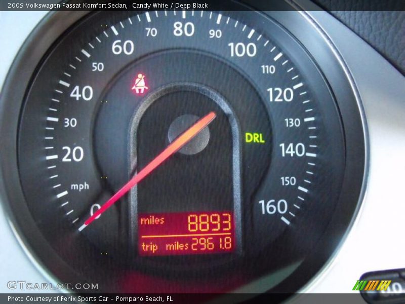 Candy White / Deep Black 2009 Volkswagen Passat Komfort Sedan