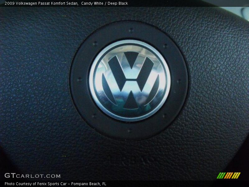Candy White / Deep Black 2009 Volkswagen Passat Komfort Sedan