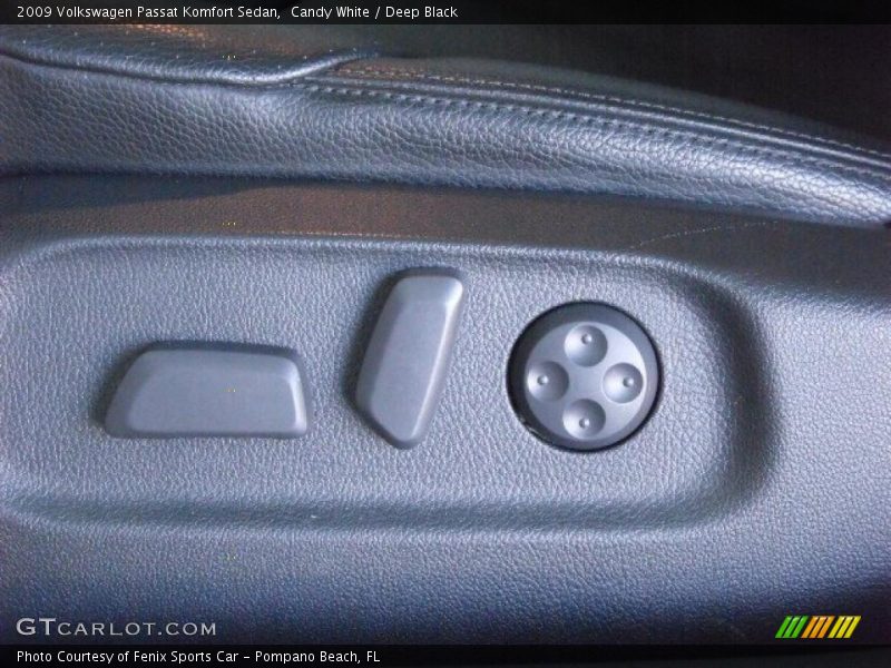 Candy White / Deep Black 2009 Volkswagen Passat Komfort Sedan