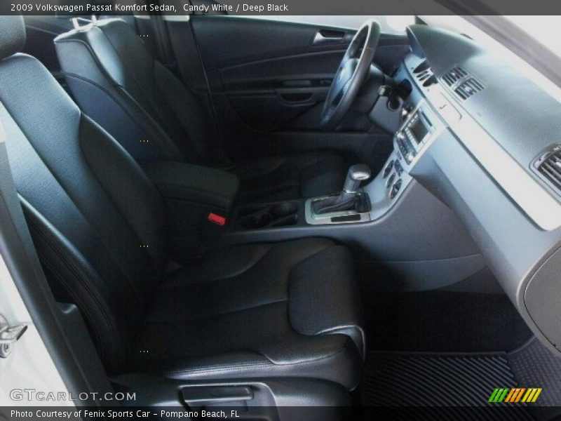 Candy White / Deep Black 2009 Volkswagen Passat Komfort Sedan