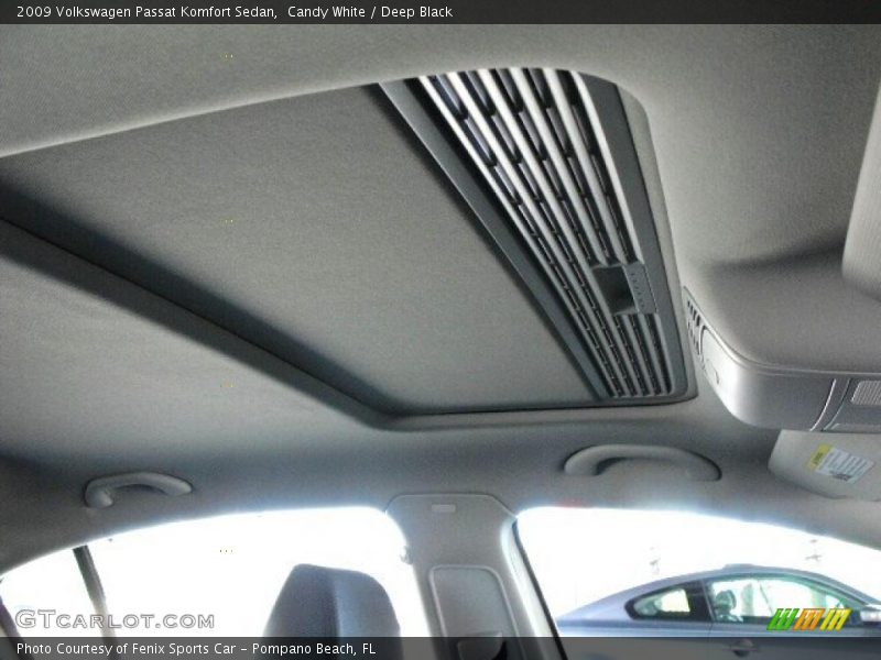 Candy White / Deep Black 2009 Volkswagen Passat Komfort Sedan