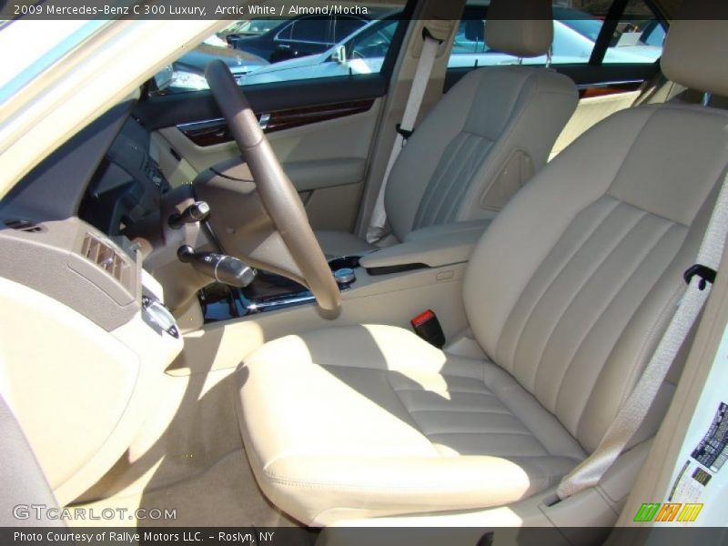 Arctic White / Almond/Mocha 2009 Mercedes-Benz C 300 Luxury
