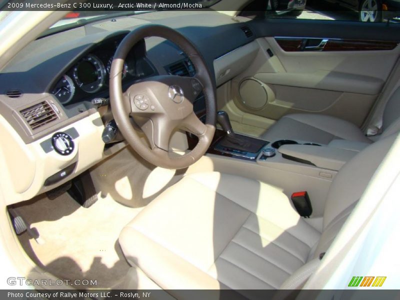 Arctic White / Almond/Mocha 2009 Mercedes-Benz C 300 Luxury