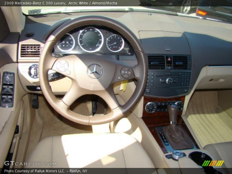 Arctic White / Almond/Mocha 2009 Mercedes-Benz C 300 Luxury