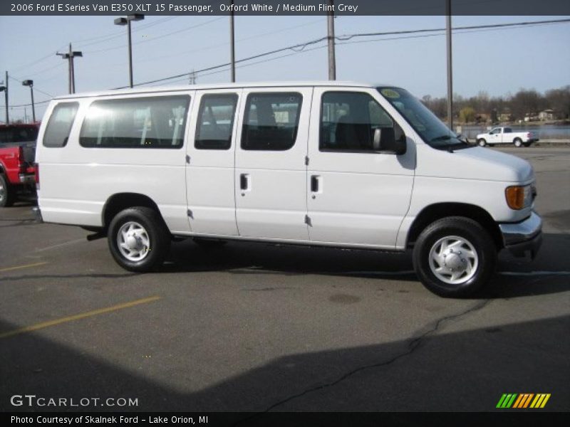 Oxford White / Medium Flint Grey 2006 Ford E Series Van E350 XLT 15 Passenger