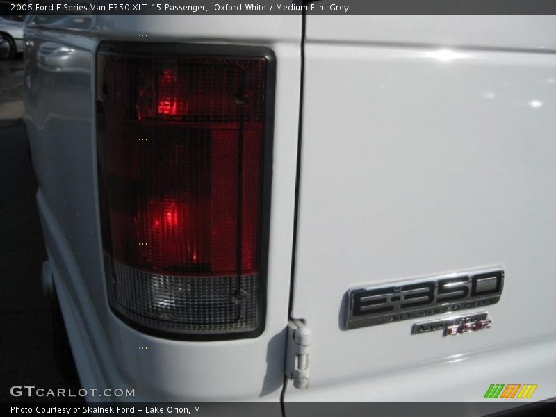 Oxford White / Medium Flint Grey 2006 Ford E Series Van E350 XLT 15 Passenger