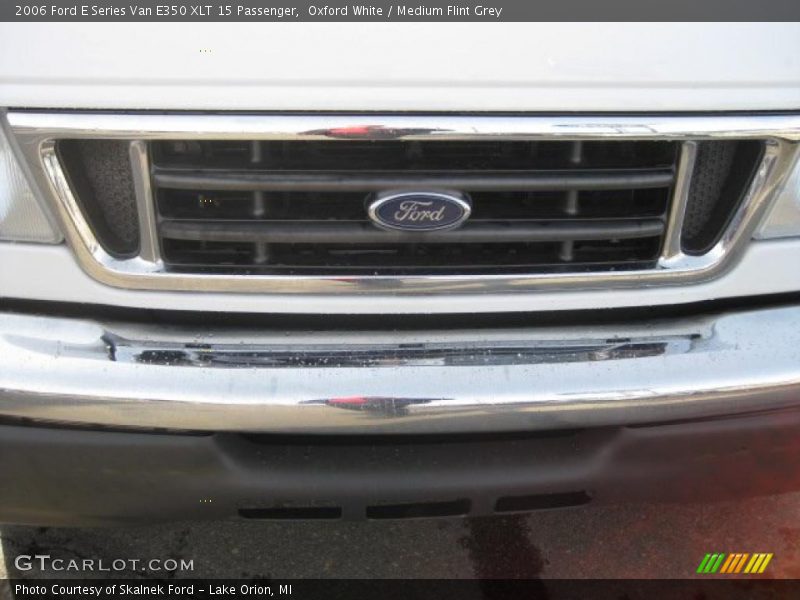 Oxford White / Medium Flint Grey 2006 Ford E Series Van E350 XLT 15 Passenger