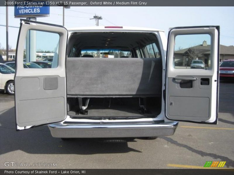 Oxford White / Medium Flint Grey 2006 Ford E Series Van E350 XLT 15 Passenger