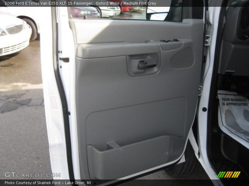 Oxford White / Medium Flint Grey 2006 Ford E Series Van E350 XLT 15 Passenger