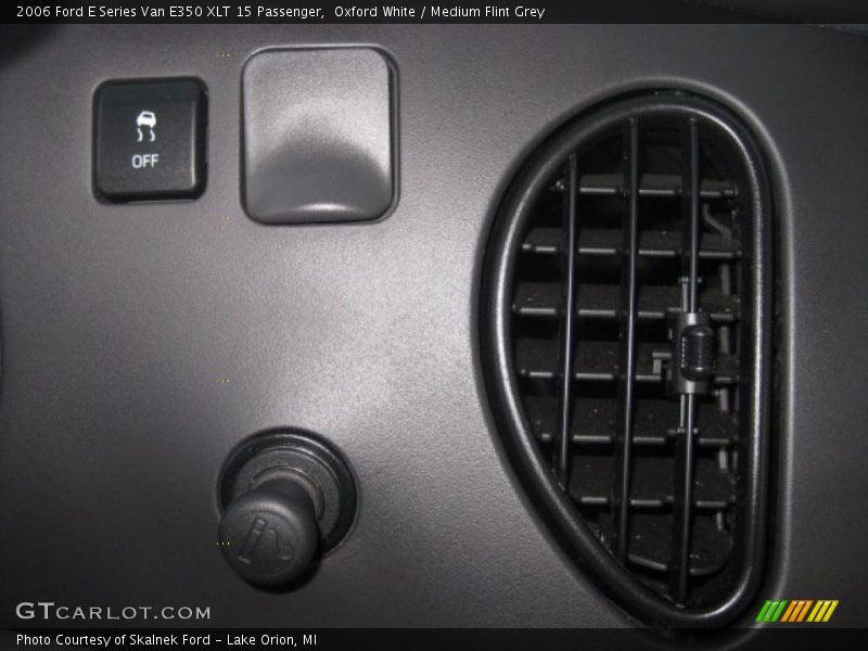 Oxford White / Medium Flint Grey 2006 Ford E Series Van E350 XLT 15 Passenger