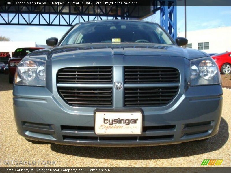 Magnesium Pearl / Dark Slate Gray/Light Graystone 2005 Dodge Magnum SXT