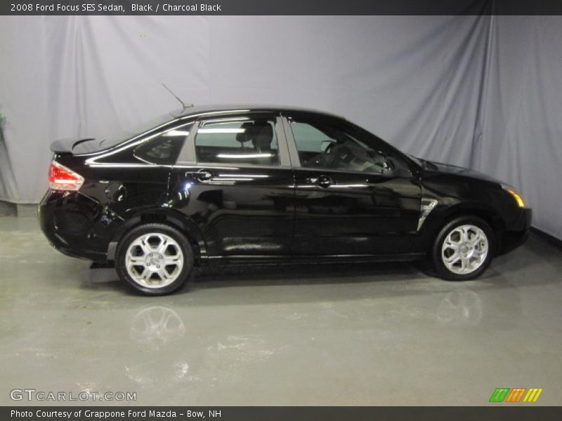 Black / Charcoal Black 2008 Ford Focus SES Sedan