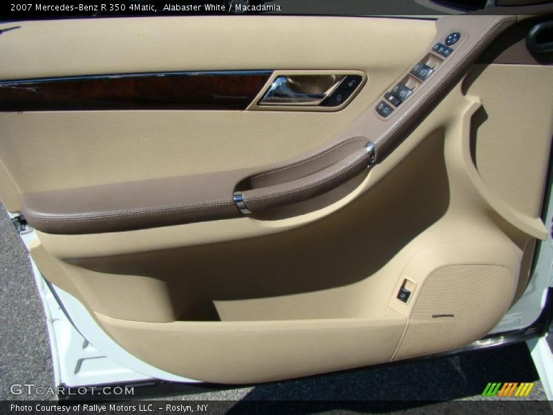 Alabaster White / Macadamia 2007 Mercedes-Benz R 350 4Matic