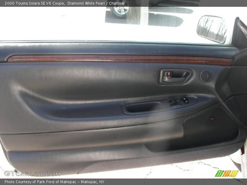 Diamond White Pearl / Charcoal 2000 Toyota Solara SE V6 Coupe