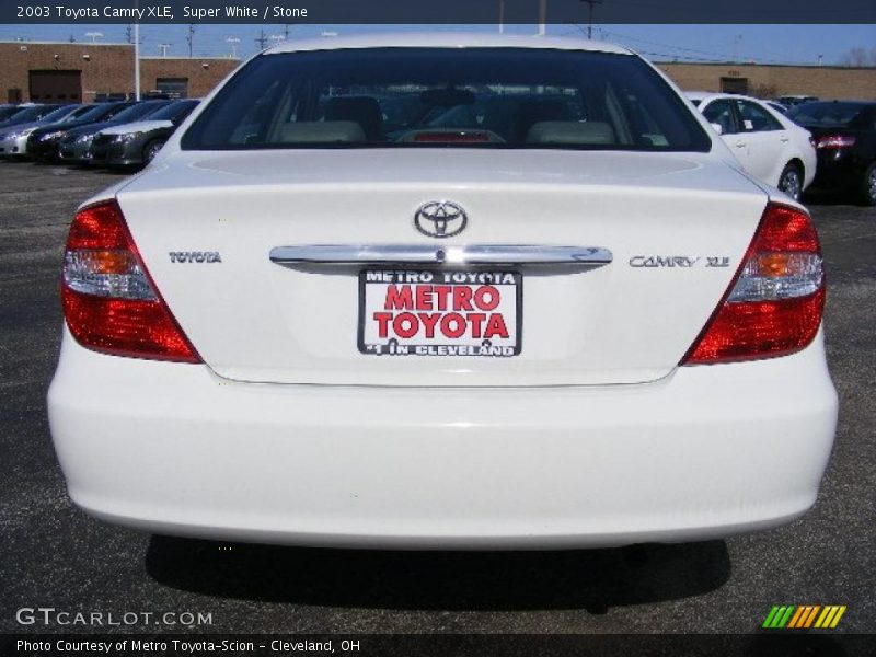 Super White / Stone 2003 Toyota Camry XLE