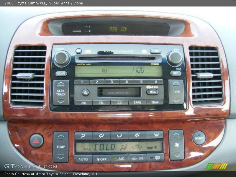 Super White / Stone 2003 Toyota Camry XLE