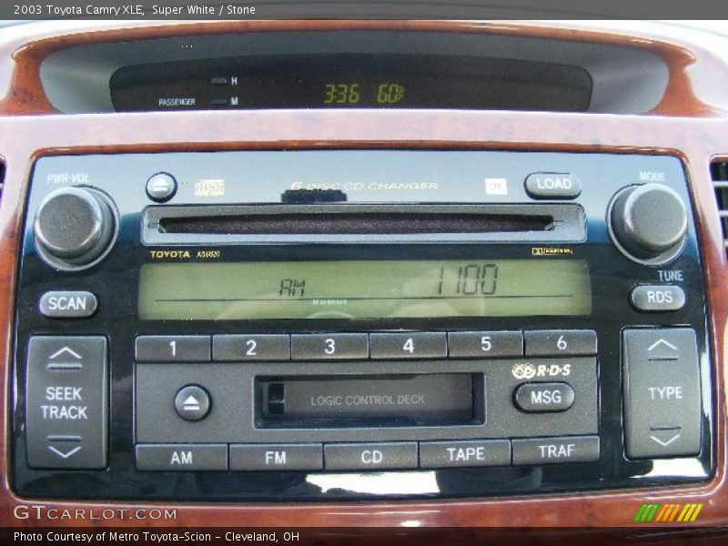Super White / Stone 2003 Toyota Camry XLE