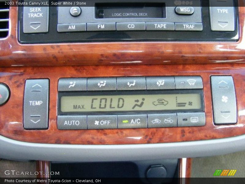 Super White / Stone 2003 Toyota Camry XLE