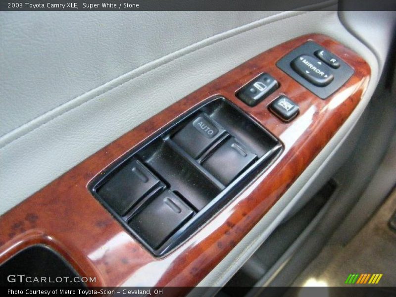 Super White / Stone 2003 Toyota Camry XLE