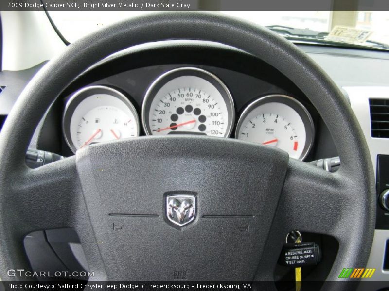 Bright Silver Metallic / Dark Slate Gray 2009 Dodge Caliber SXT