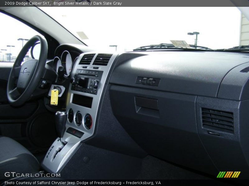 Bright Silver Metallic / Dark Slate Gray 2009 Dodge Caliber SXT