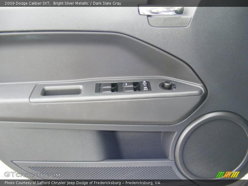 Bright Silver Metallic / Dark Slate Gray 2009 Dodge Caliber SXT