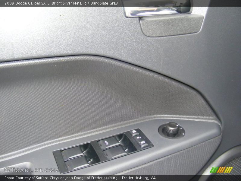 Bright Silver Metallic / Dark Slate Gray 2009 Dodge Caliber SXT