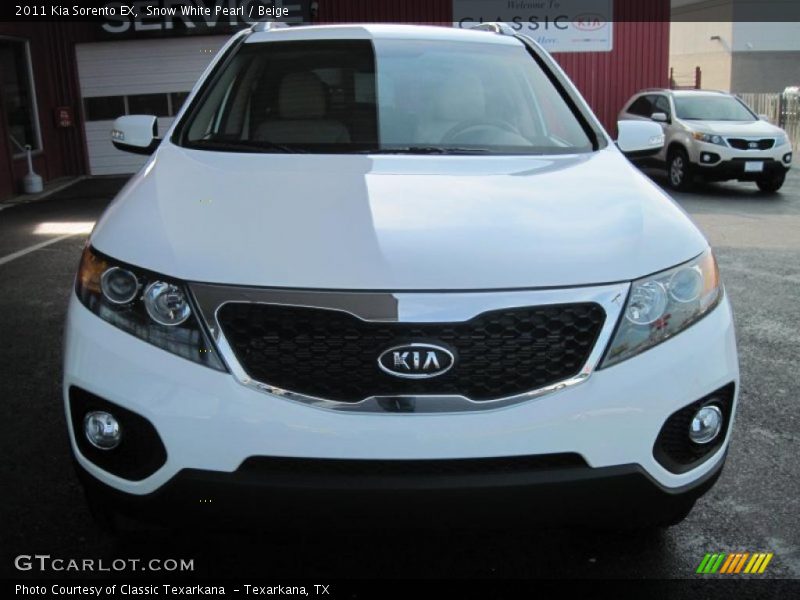 Snow White Pearl / Beige 2011 Kia Sorento EX