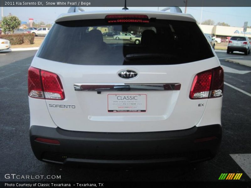 Snow White Pearl / Beige 2011 Kia Sorento EX