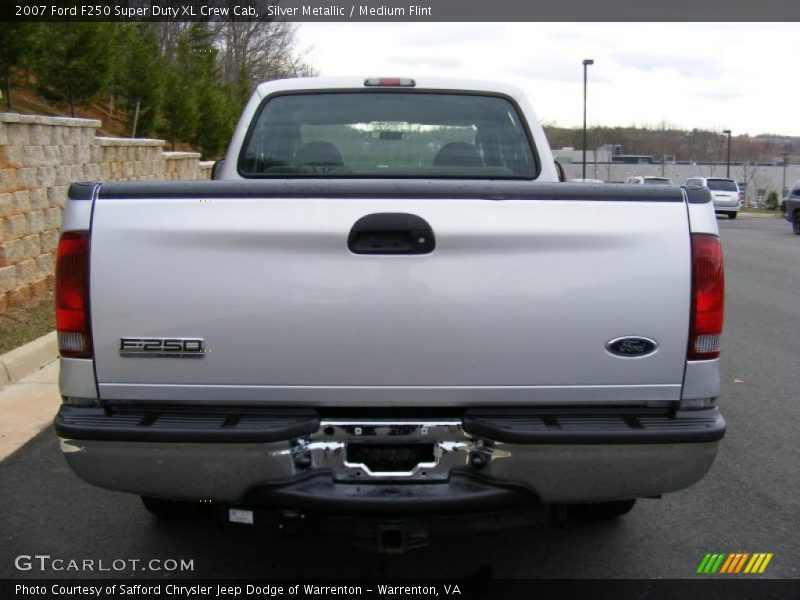 Silver Metallic / Medium Flint 2007 Ford F250 Super Duty XL Crew Cab