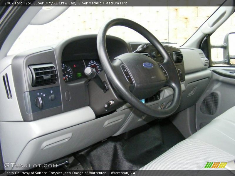 Silver Metallic / Medium Flint 2007 Ford F250 Super Duty XL Crew Cab