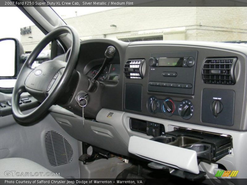 Silver Metallic / Medium Flint 2007 Ford F250 Super Duty XL Crew Cab