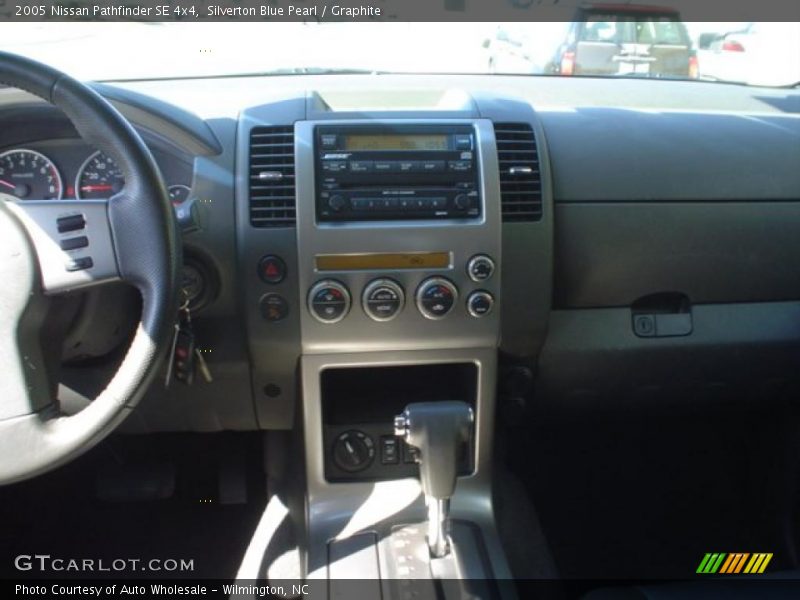 Silverton Blue Pearl / Graphite 2005 Nissan Pathfinder SE 4x4