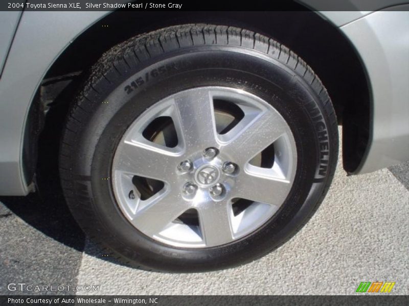Silver Shadow Pearl / Stone Gray 2004 Toyota Sienna XLE