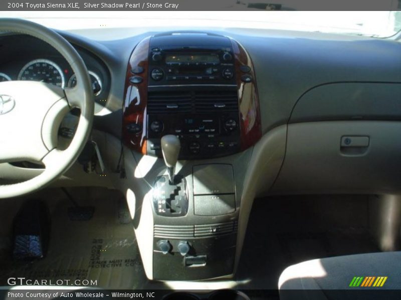 Silver Shadow Pearl / Stone Gray 2004 Toyota Sienna XLE