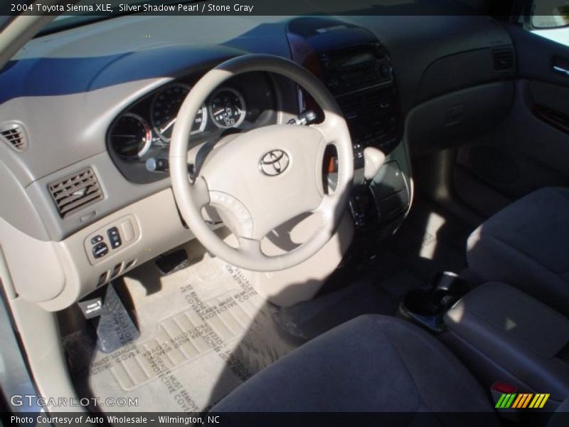 Silver Shadow Pearl / Stone Gray 2004 Toyota Sienna XLE
