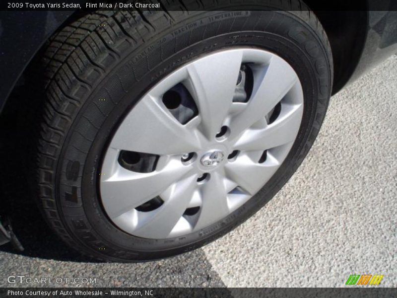 Flint Mica / Dark Charcoal 2009 Toyota Yaris Sedan