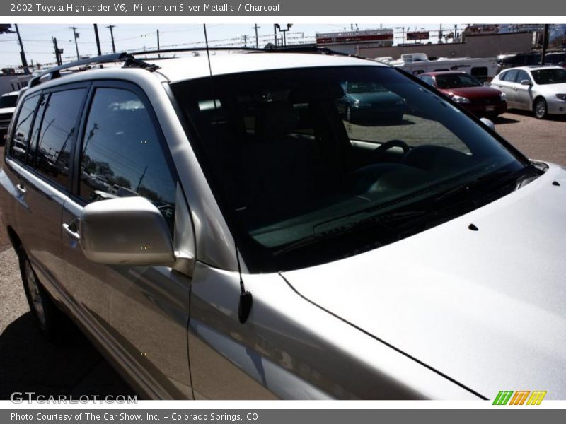Millennium Silver Metallic / Charcoal 2002 Toyota Highlander V6